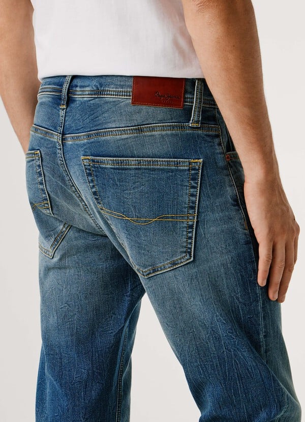 PM2073898_5TG_000_06_MO